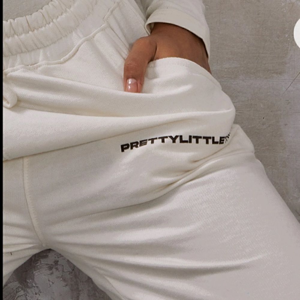 PRETTYLITTLETHING Beige Logo Straight Leg Sweatpants XS NWT View 5